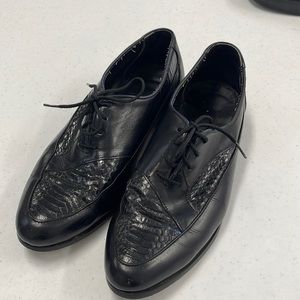 Mens leather dress shoes